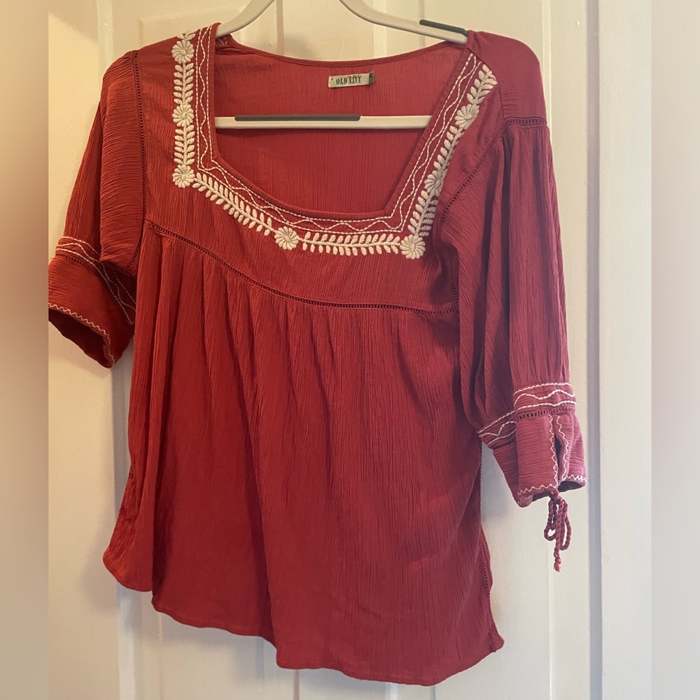 Beautiful Old Navy Mexican Style Embroidered Blouse